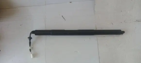 BMW X5 G05 Tailgate strut 9482800 20220601