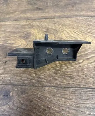 Headlight/headlamp mounting bracket