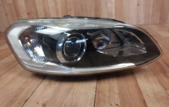 Volvo XC60 Headlight/headlamp 31358106