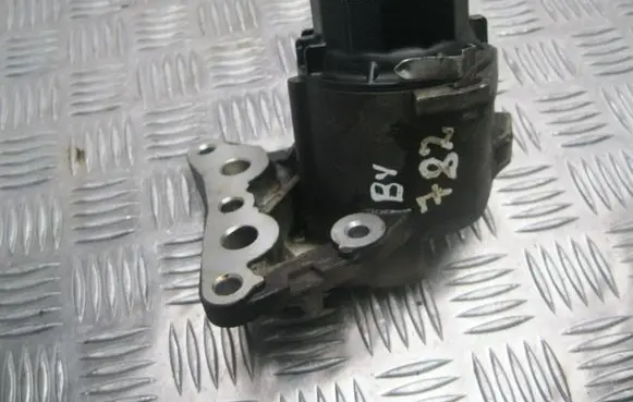 Toyota Avensis T270 other engine part BV782