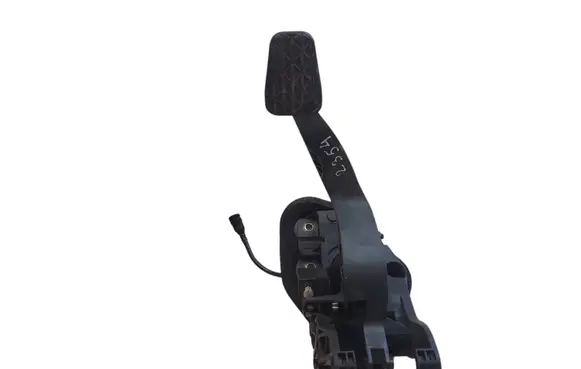 Ford Fiesta Clutch pedal AY117B633AD 00899808