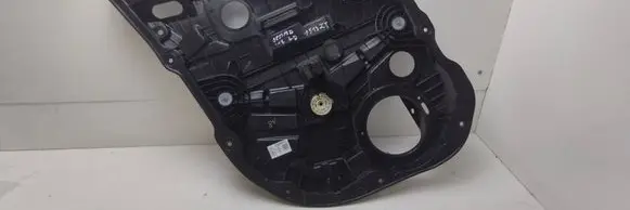 Rear window lifting mechanism without motor