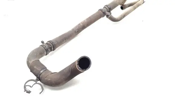 Nissan NV400 Engine coolant pipe/hose