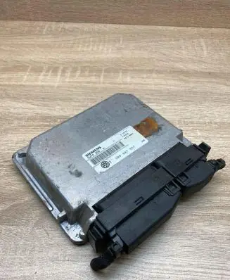 Volkswagen PASSAT B5 Engine control unit/module ECU 3B0907557 5WP4350