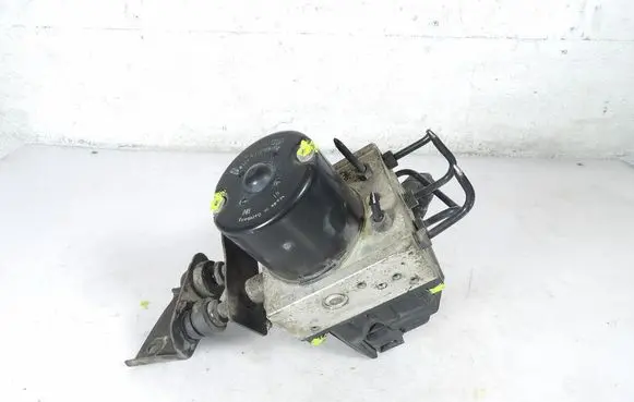 Skoda Fabia Mk1 (6Y) ABS Pump 6Q09073780