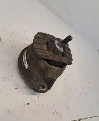 BMW 5 E60 E61 Engine mount bracket RM4031206 15094612