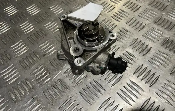 Volvo XC60 Vacuum pump 31430647