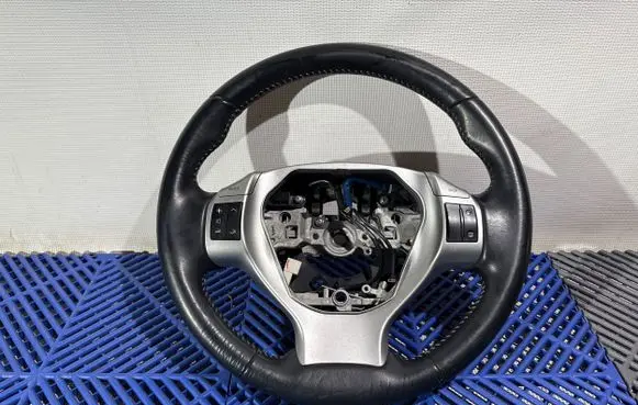 Lexus CT 200H Steering wheel