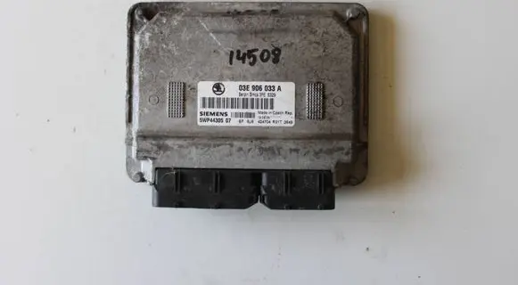Skoda Fabia Mk1 (6Y) Engine control unit/module 03E906033A 5WP4430507