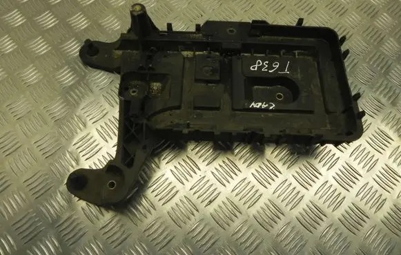 Battery tray