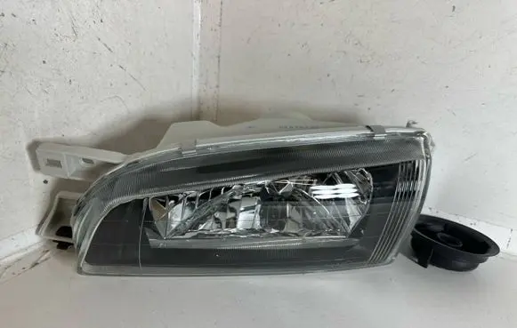 Subaru Impreza I Headlight/headlamp