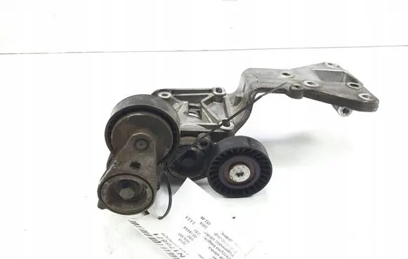 Volvo V50 Engine mounting bracket NAPINACZ 30750940