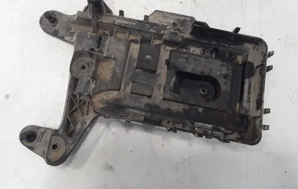 Volkswagen PASSAT B6 Battery tray 