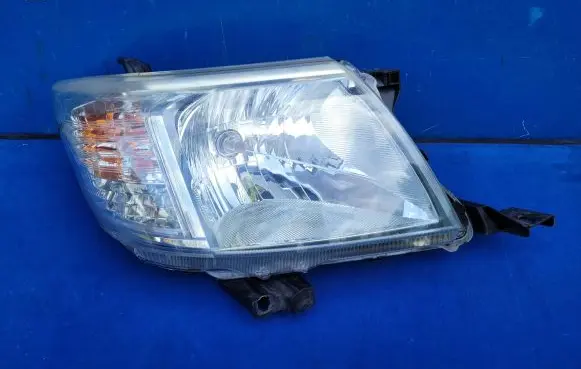 Toyota Hilux (AN10, AN20, AN30) Headlight/headlamp 0K18