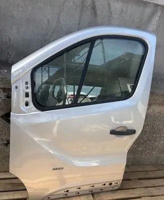 Renault Trafic III (X82) Front door 