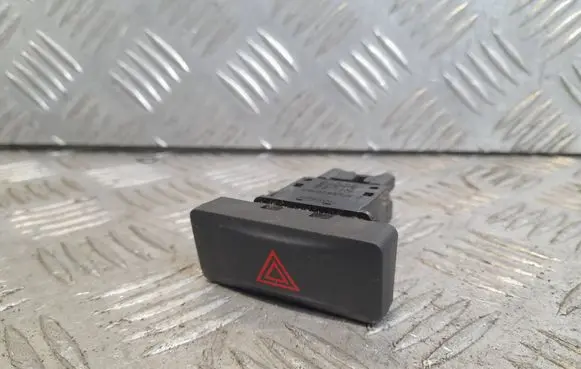 Nissan X-Trail T30 Hazard light switch 06016