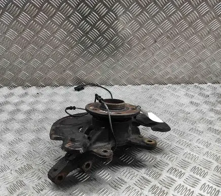 Mercedes-Benz Vito Viano W447 Front wheel hub A4473300720