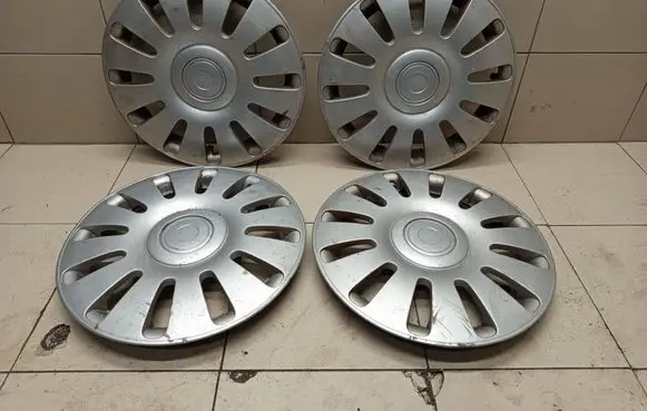 Volkswagen Sharan R15 wheel hub/cap/trim 7M0601147M