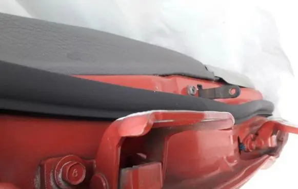Mitsubishi Lancer Rear door lower hinge