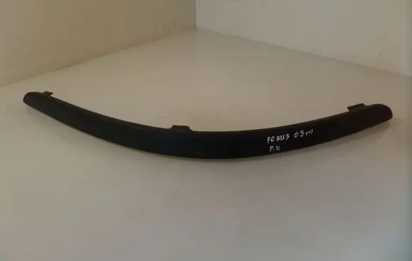 Ford Focus Front bumper splitter molding 2M5117E909