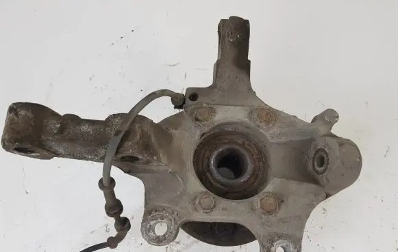 Chrysler Pacifica Front wheel hub spindle knuckle 04743146AB