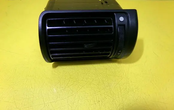 Audi A4 S4 B5 8D Dashboard side air vent grill/cover trim 8D1820901