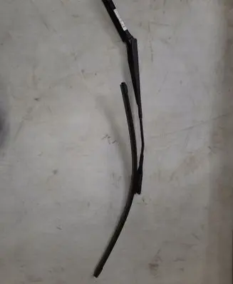 Volkswagen Jetta VI Front wiper blade arm 5C7955409