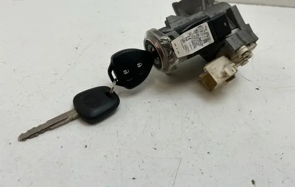 Toyota Auris 150 Ignition lock 29653453