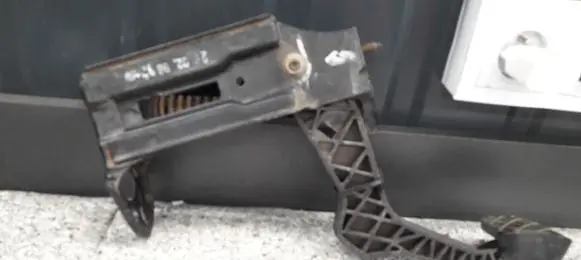 Volkswagen Golf IV Clutch pedal 