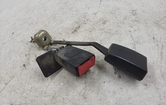 Audi A4 S4 B5 8D Rear seatbelt buckle 