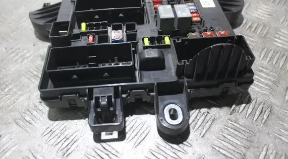 Opel Insignia A Fuse module