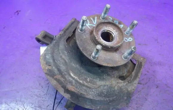 Renault Koleos I Front wheel hub spindle knuckle