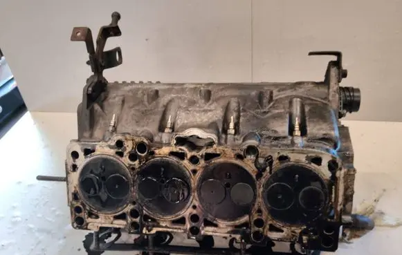 Volkswagen PASSAT B6 Engine head 038103373R