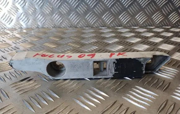 Ford Focus Front bumper mounting bracket 8M5117D959AD