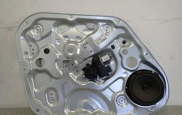 Hyundai ix20 Front door window regulator with motor 