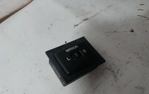 Suzuki Baleno EG Wing mirror switch