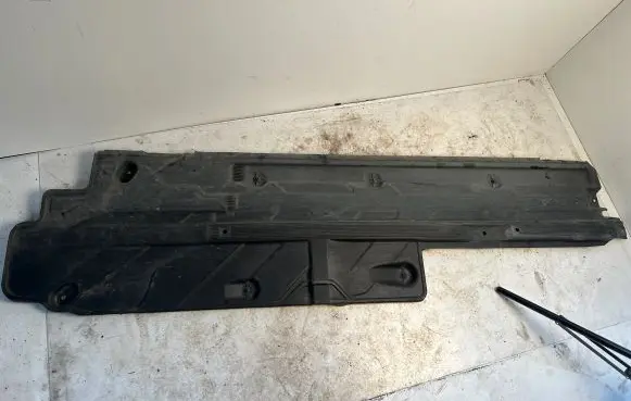 Mercedes-Benz C AMG W204 Side bottom protection A2046101208