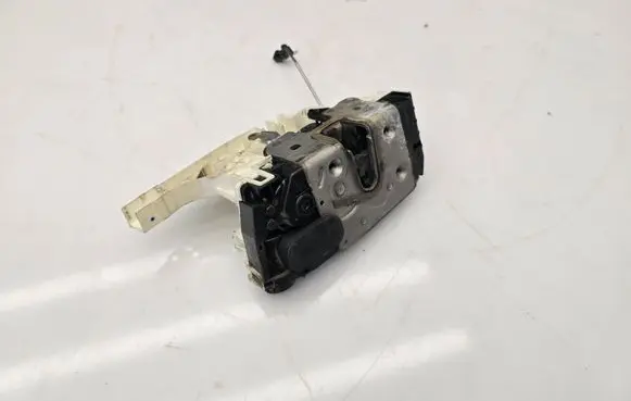 Mercedes-Benz Sprinter W906 Rear door lock 45081168 A9067400935