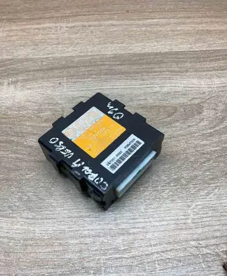 Toyota Corolla Verso AR10 Alarm control unit/module 081900F810