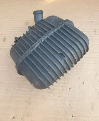 Audi A6 S6 C6 4F Vacuum air tank 8E0129955