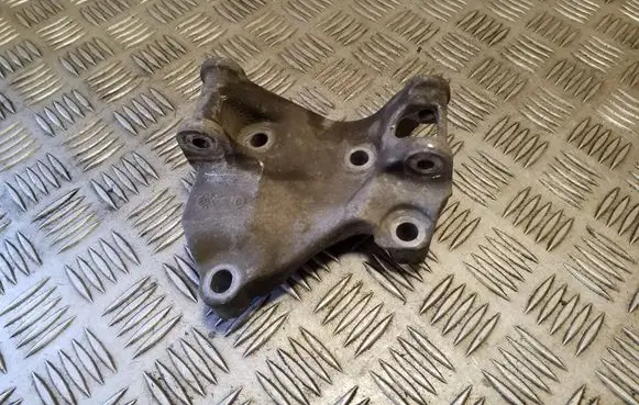 Dacia Sandero Generator/alternator bracket 117102915R