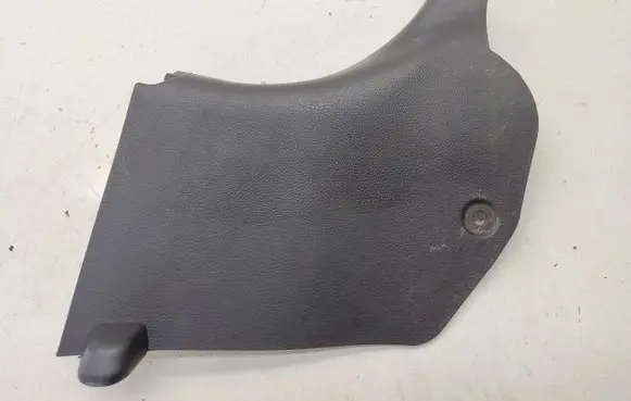 Foot area side trim