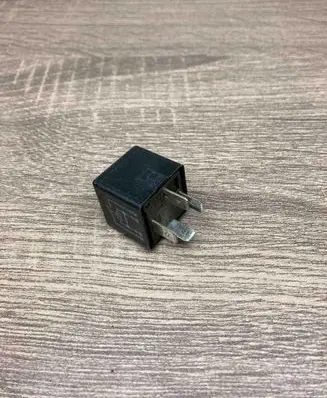 Mazda 323 Other relay V23134B52X379 C210