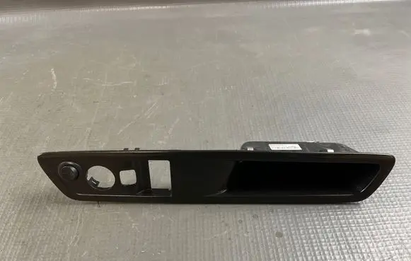 Toyota Proace Front door window switch trim 9809179477