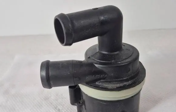 Volkswagen PASSAT B7 Electric auxiliary coolant/water pump 5N0965561A 2305 12402100302