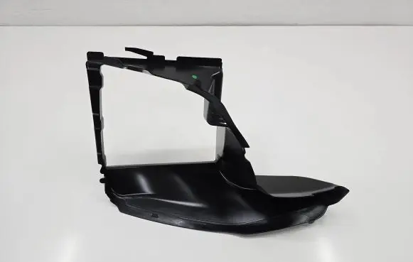 Audi RS Q8 Intercooler air guide/duct channel 4M8121674