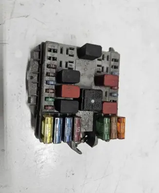 Fiat Punto (188) Fuse module 46835425
