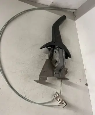 Mitsubishi Outlander Hand brake release handle 