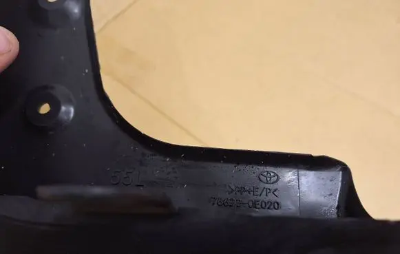 Toyota Highlander XU70 Rear mudguard 766260E020