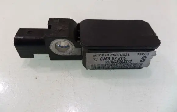 Mazda 6 Airbag deployment crash/impact sensor GJ6A57KCO 030318